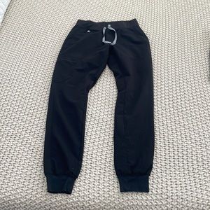 FIGS Women’s black Zamora tall scrub pant size small tall